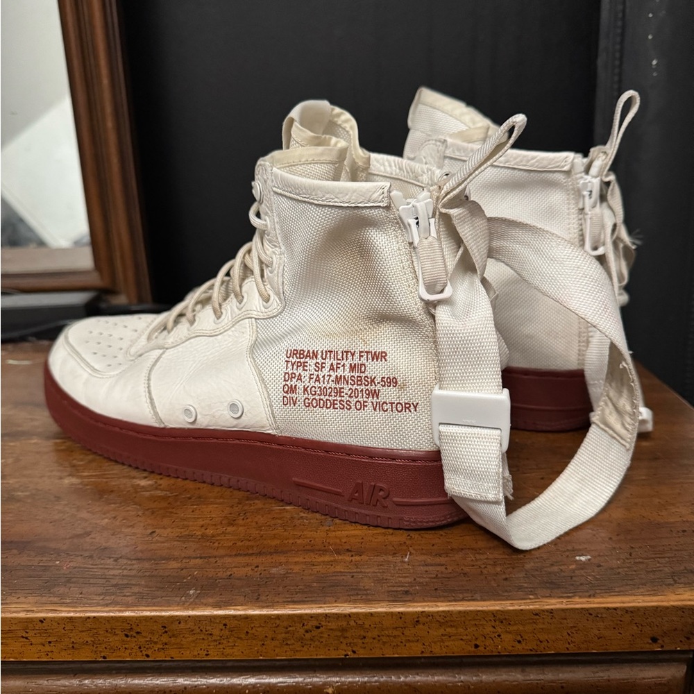 Sold
SF AF 1 Mid Urban Utility “Red Ivory”
Goddess of Victory 
Size 13